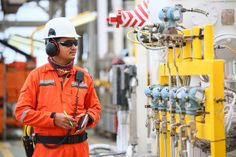 Everything you need to know about an oil rig_